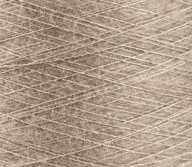 Manifattura Sesia Art. Vivienne 850 m / 100 g – Garn aus Kid Mohair und Maulbeerseide col. Taupebeige 0349
